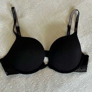 Calvin Klein Black Molded T-Shirt Bra with Logo Straps